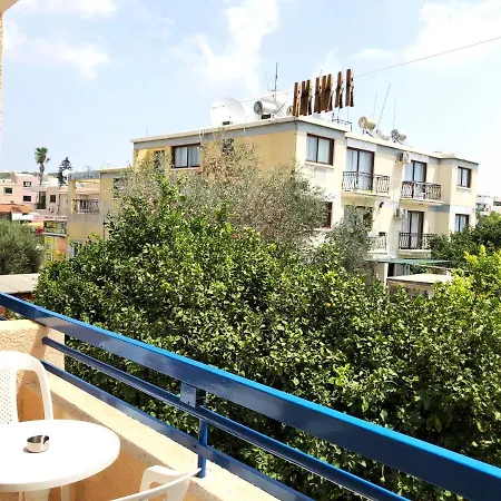 601-610 Center 22 People Apartment Agia Napa